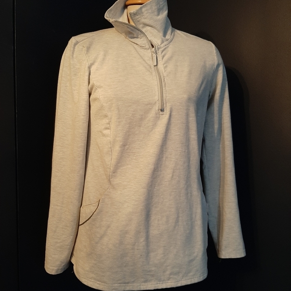 Roots Tops - Roots medium activewear top